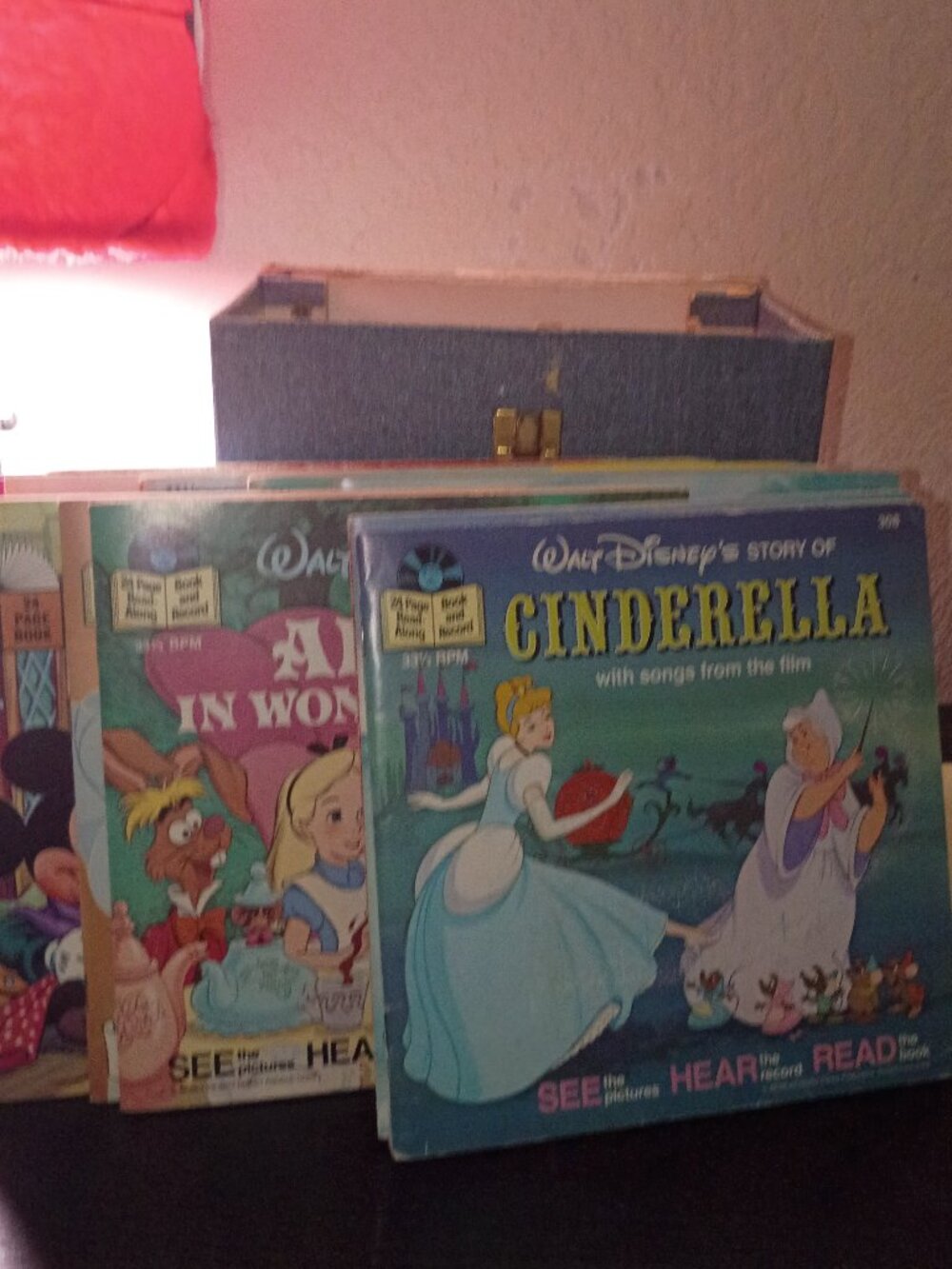 Vintage case walt disney & passage sing along vinal record reading books